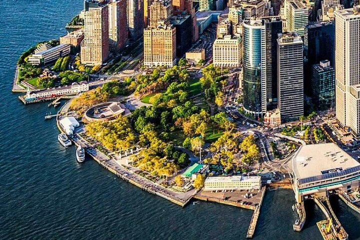 Experience New York City’s rich history at The Battery where stunning waterfront views meet iconic landmarks. Discover captivating stories while exploring the birthplace of this incredible metropolis.